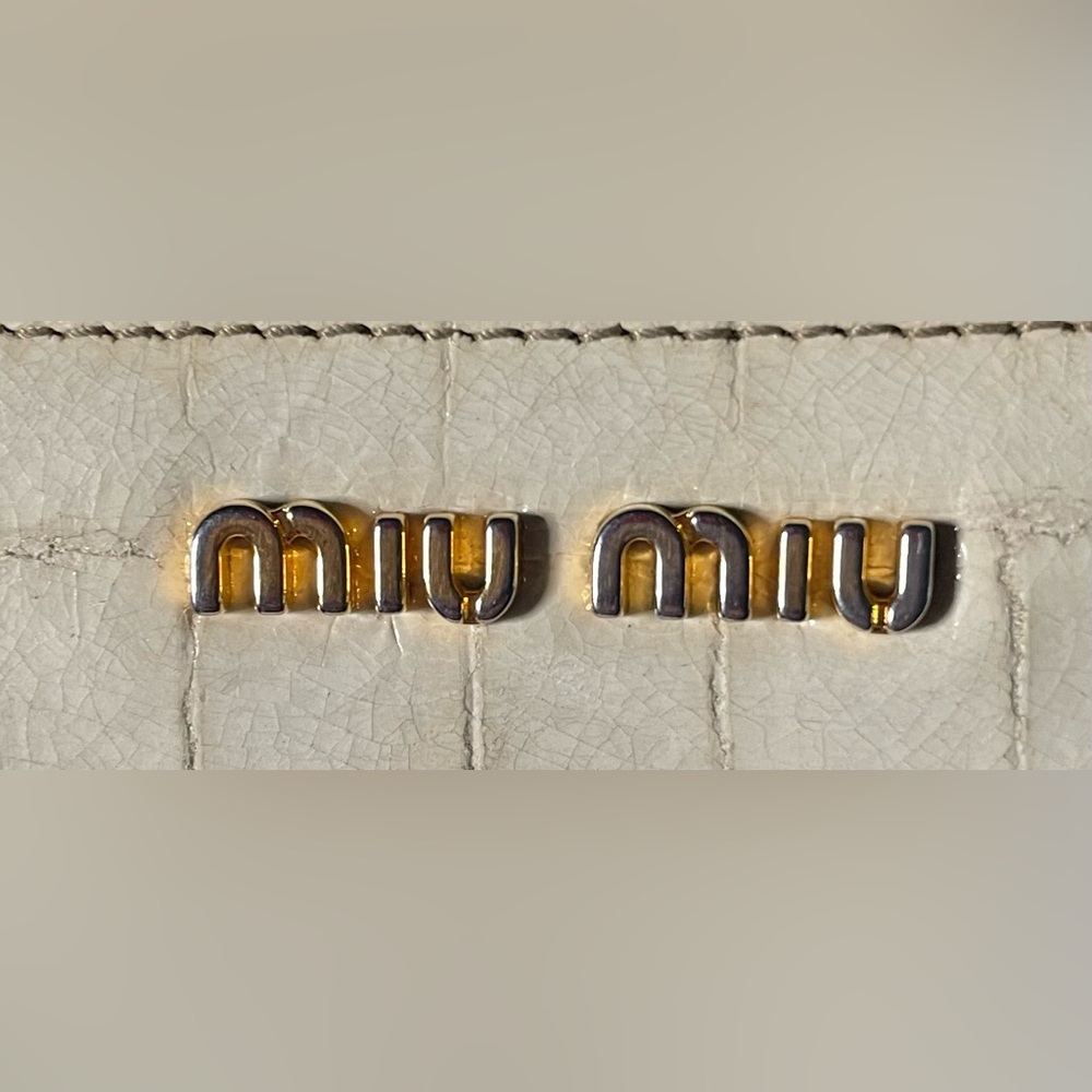 Miu Miu Vintage Authentic Cream Crocodile-Embossed Kiss-Lock/Snappy Snap Wallet - Picture 15 of 17